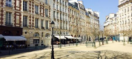 Place dauphine slide