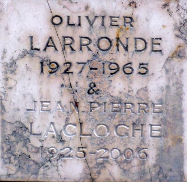 Plaque sur la tombe d'Olivier Larronde