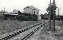 Montcornet gare 4 filles de rails 2 vapeurs 74 75 ex ca 1965 mozaive coll pereve 01